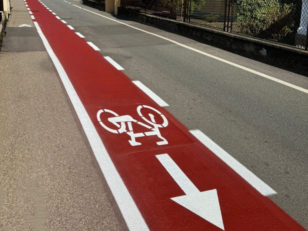 RSZ Vernisol Spartraffico SB Acrylic Acrylux Red Cycle Lane Arona scaled e1755266806569